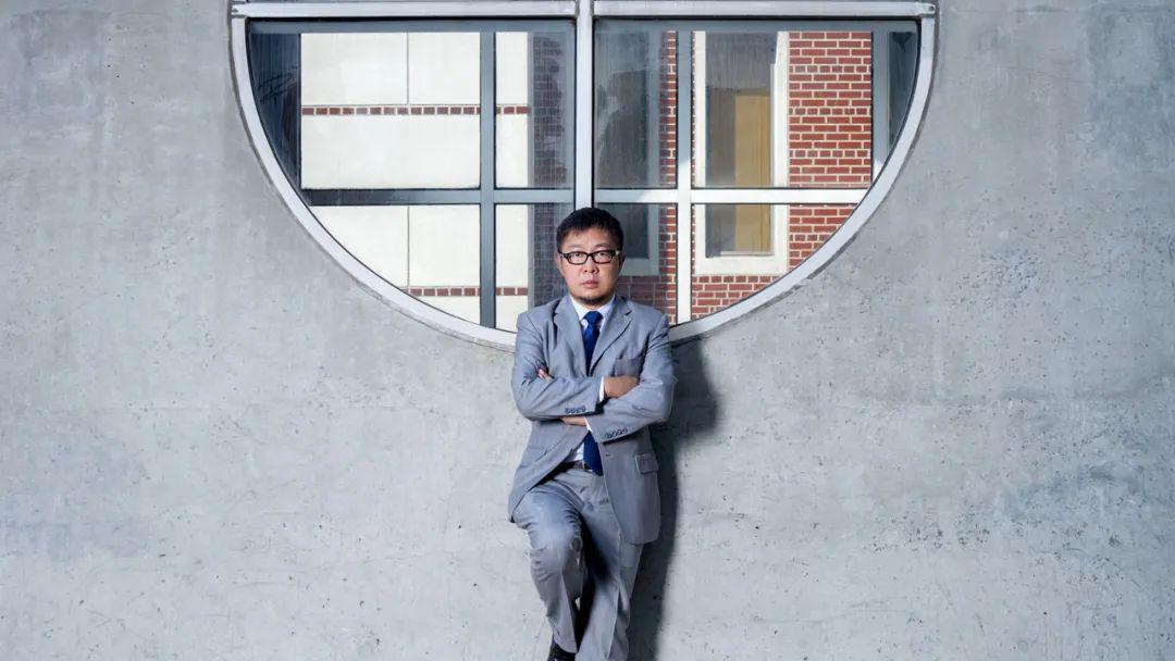 歌手马伯骞家竟是《摩登家庭》取景地,他爸马清运的设计被评为"世界