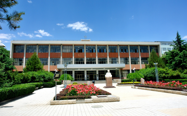 国立西北师范学院1923年——"国立北平师范大学"1912年——"国立北