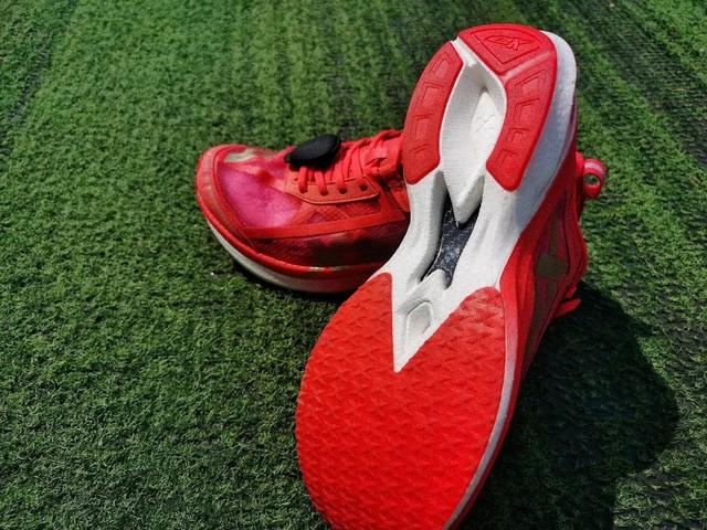 国人竞速必有国货争光特步竞速160x跑鞋