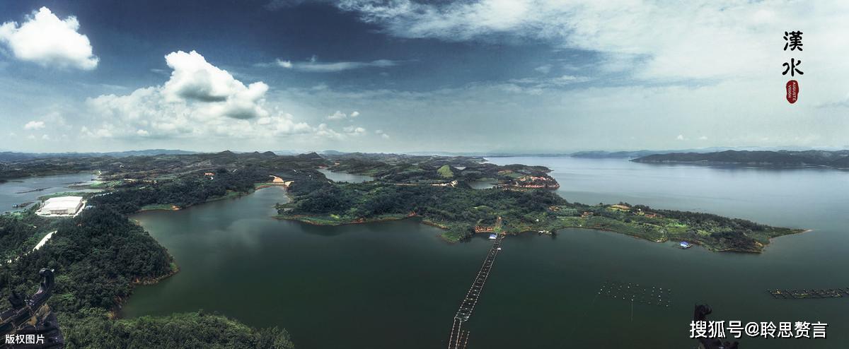 原创读一首诗王维汉江临眺此诗一出后世写江水的诗皆甘拜下风