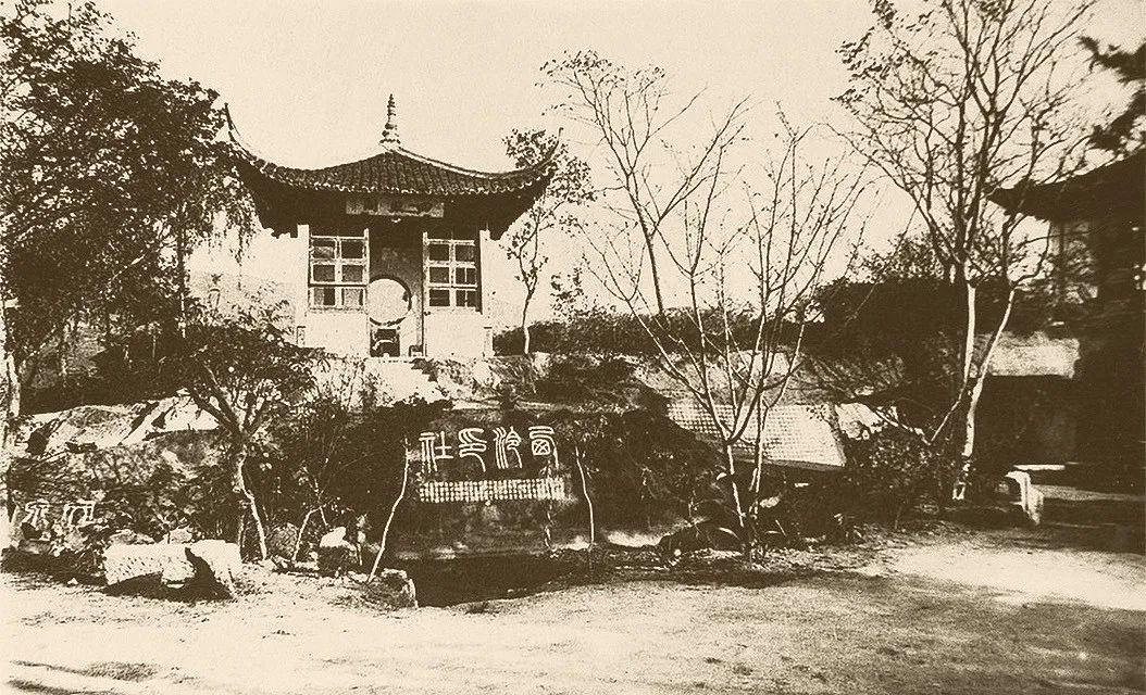前往面试地点: 杭州市上城区清吟街127号(王文韶大学士府).