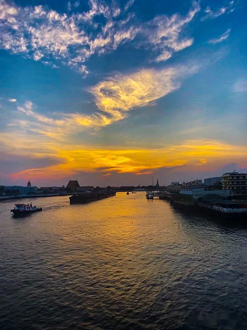 日落湄南河图片