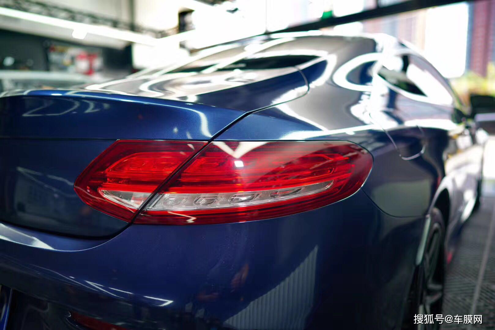 奔驰c级coupe宝石青贴膜改色效果图