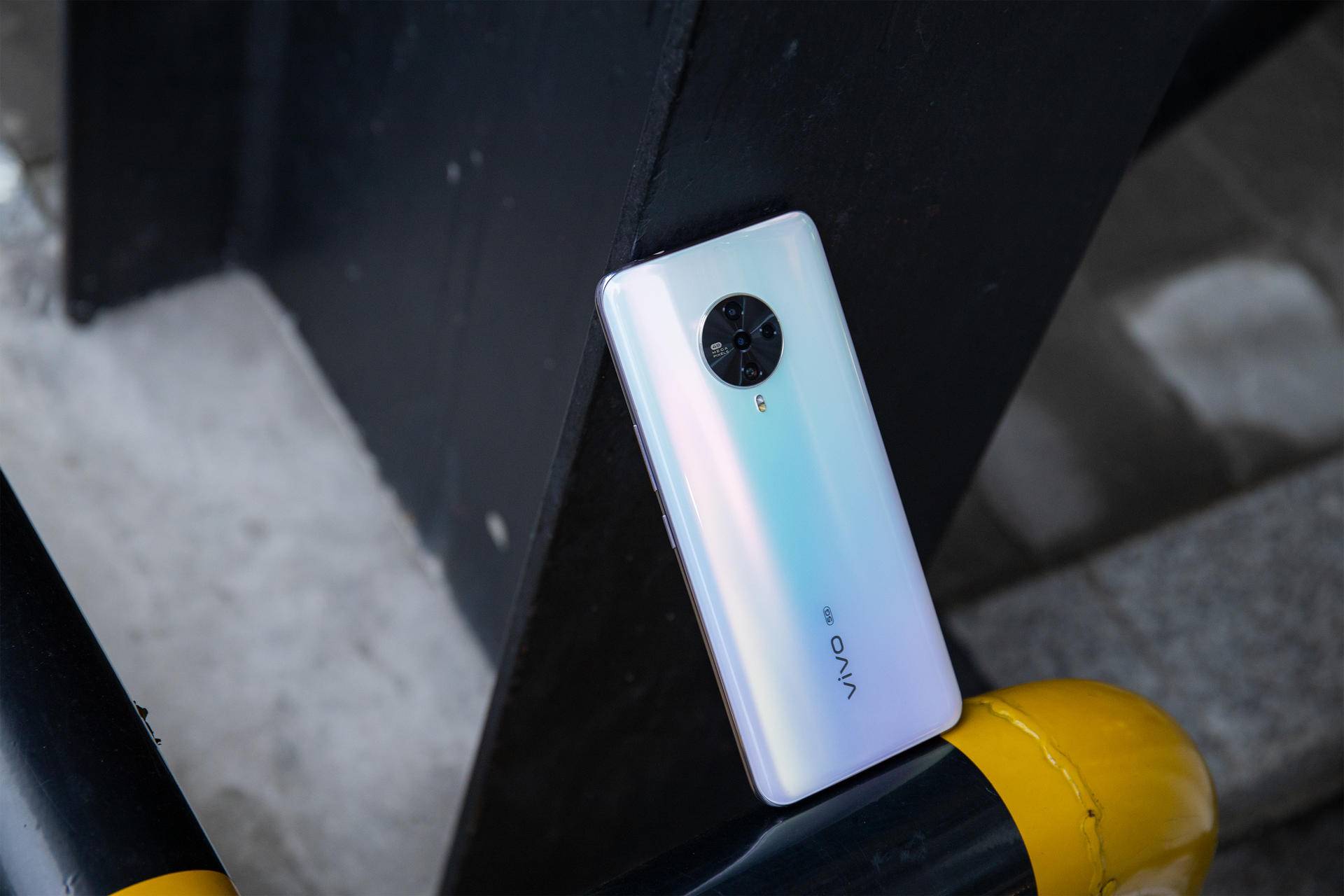 轻盈时尚潮美外观自拍体验新奇质感十足vivos6谁不爱