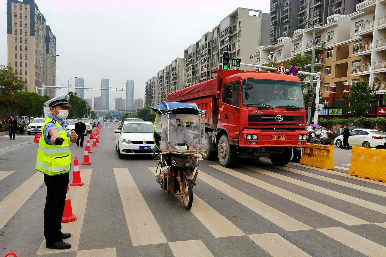 武汉新洲区阳逻车祸图片