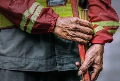 向劳动者致敬晒晒最美的手一