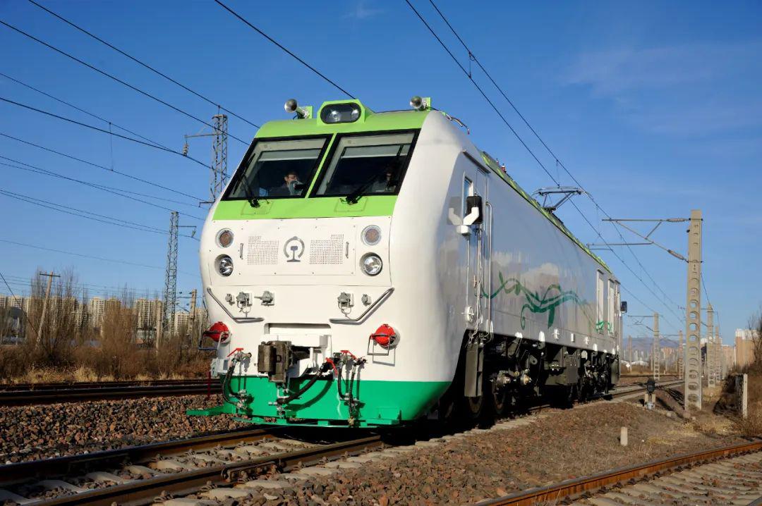 中车大同"小清新"顺利通过 "云验收"_机车