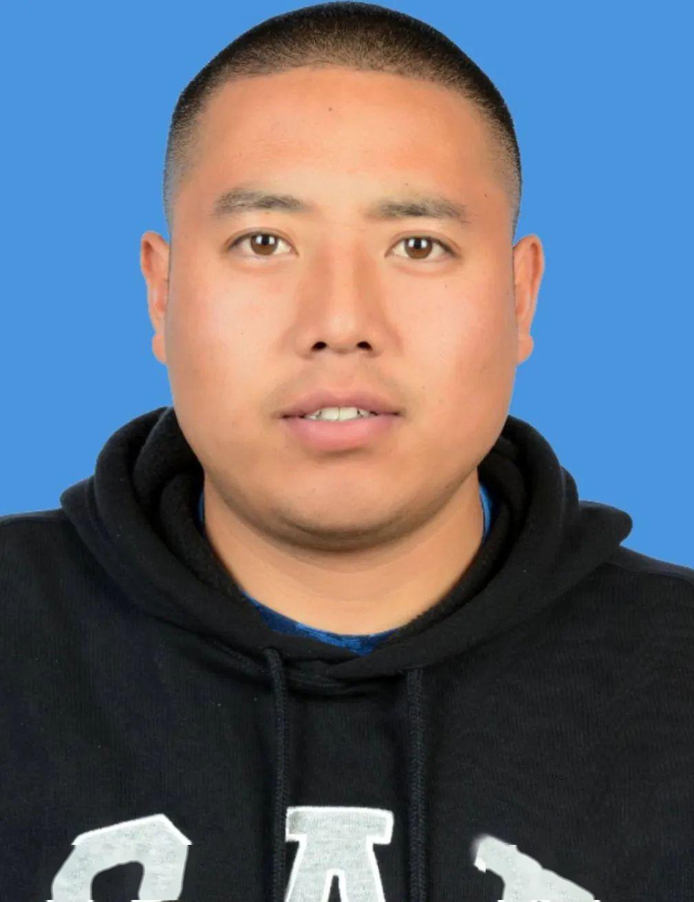 泽郎尚周阿坝藏族羌族自治州 若尔盖县公安局红星派出所干警