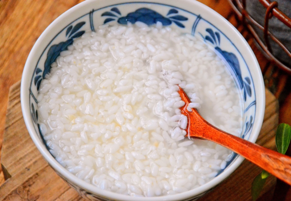 五月女人再忙也要爱自己,隔三岔五喝一碗糖水,清甜滋润又过瘾_酒酿