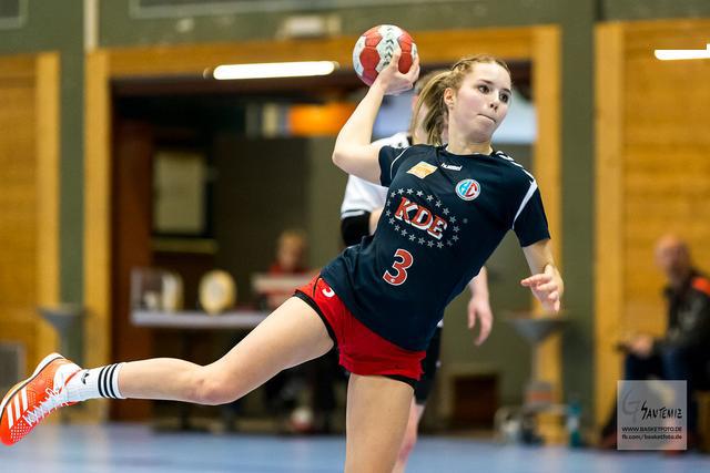 老牛吃嫩草曝34岁世界杯冠军新女友年仅19岁与前妻长得像