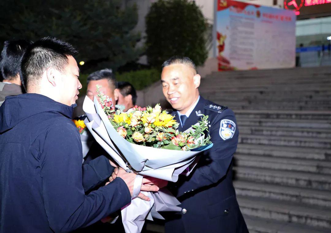 今年4月22日晚8时许,遂昌警方经历了7个多小时的