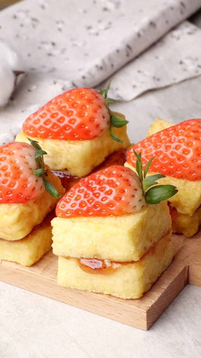 迷你草莓三明治名门泽佳315网创新小甜点颜值即正义