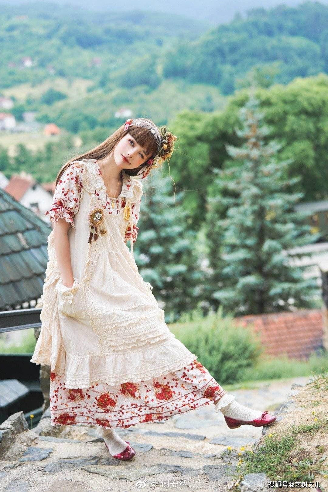 原创林小宅谢安然网红与lo娘也上综艺毕业后还不是干老本行