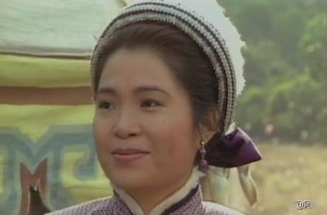 同样失去丈夫包惜弱精心养大的杨康为何还不如郭靖这傻小子