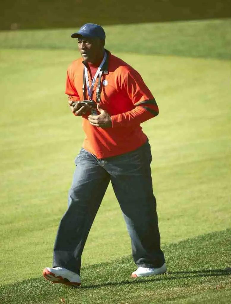 追thelastdance同时我们该如何审视乔丹的着装风格