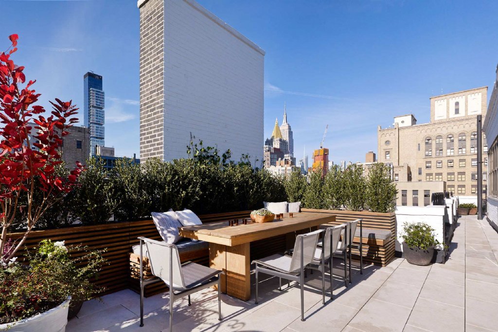 买个顶楼带露台的房子,造一座"高空花园",比别墅还舒服!