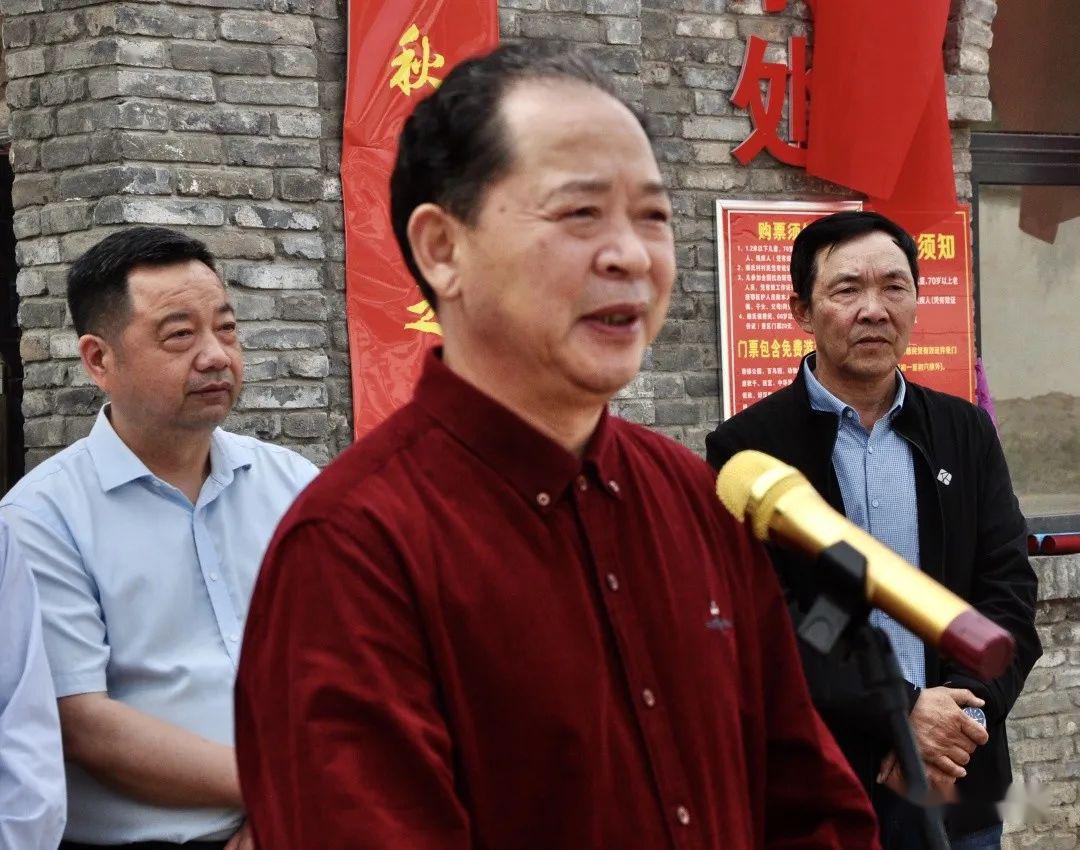 史书通,郭玉森,魏延军,白利刚,赵克红等领导嘉宾为创作基地揭牌返回