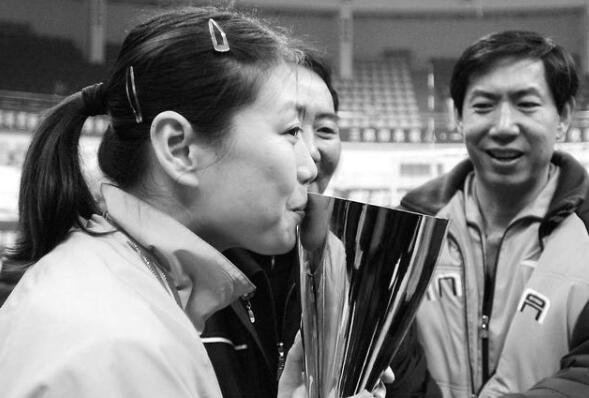 31岁为天津带来总冠军 退役后赴美执教_丁红莹
