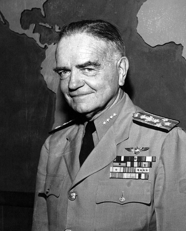 敢于和台风交战的海军猛将,蛮牛哈尔西两次率领舰队横渡台风