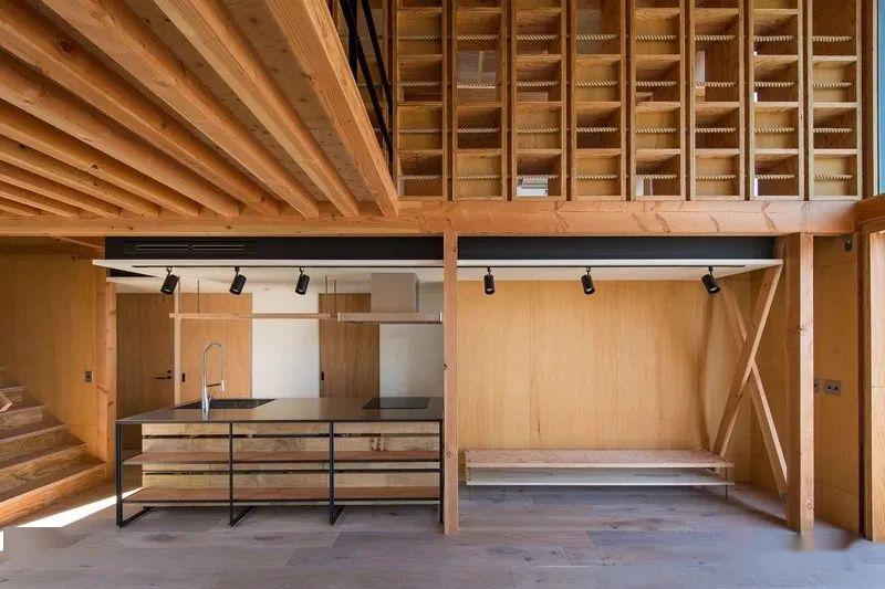 为了看海采用框架结构的木屋住宅