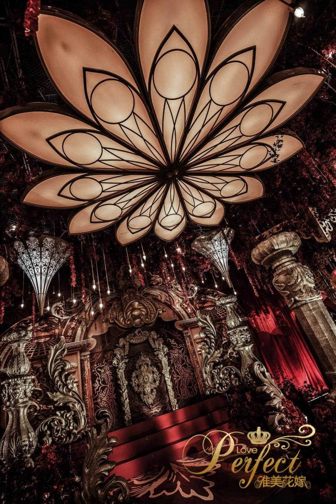 欧洲复古宫廷风婚礼奢华的金光四溢高贵又大气