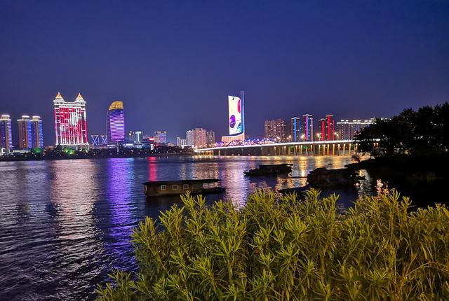 桐庐县城夜景图片