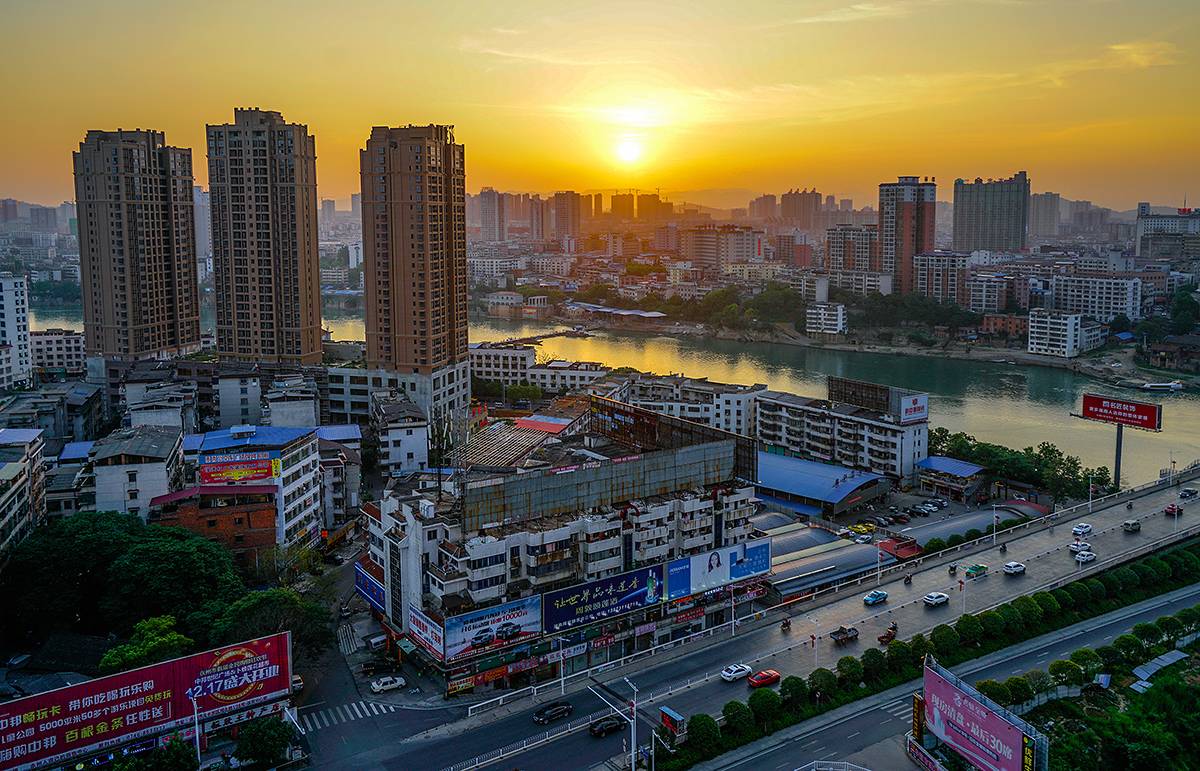 天津,上海, 重庆等城市直接通航后,到达永州变得非常的便捷,甚至比去