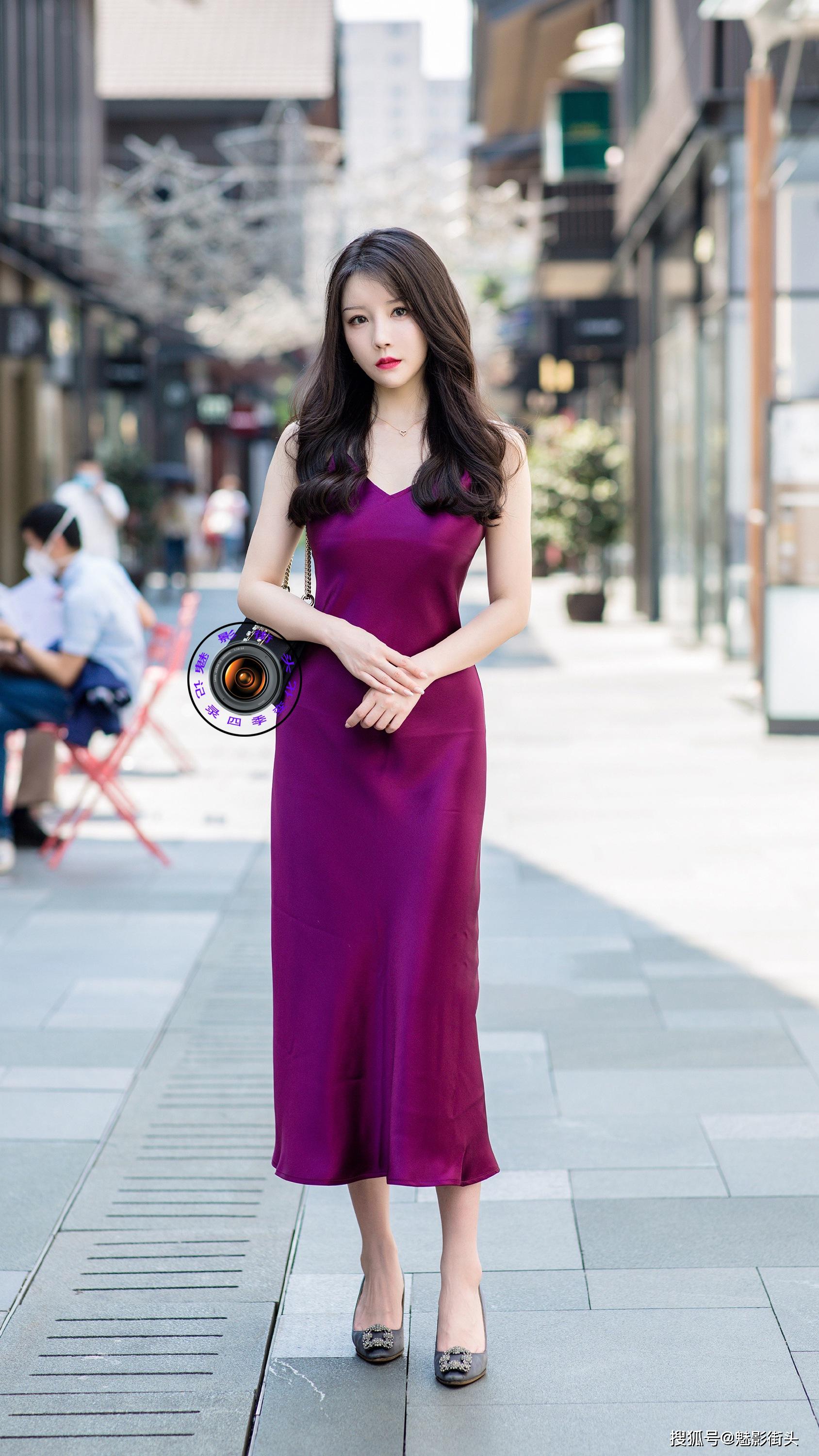 穿裙子搭配尖头细跟鞋更好看,增高显瘦有气质,还很有女人味_美女