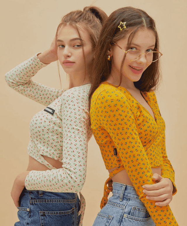 整体的色彩都非常鲜艳靓丽,穿上秒变青春活力girl,满屏的少女感都要溢