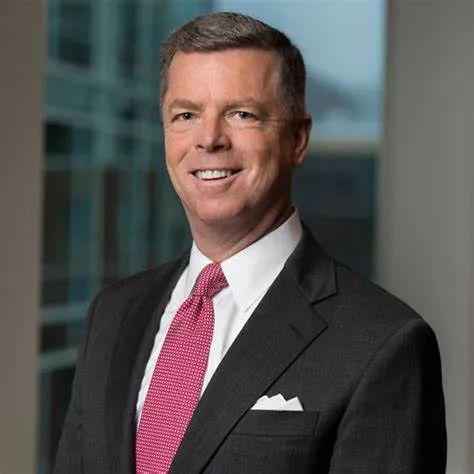 并购之王丹纳赫换帅!