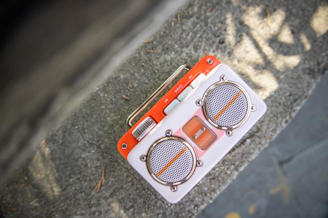 用时尚造就情怀,这款蓝牙音箱让你回到20世纪80年代_双响炮