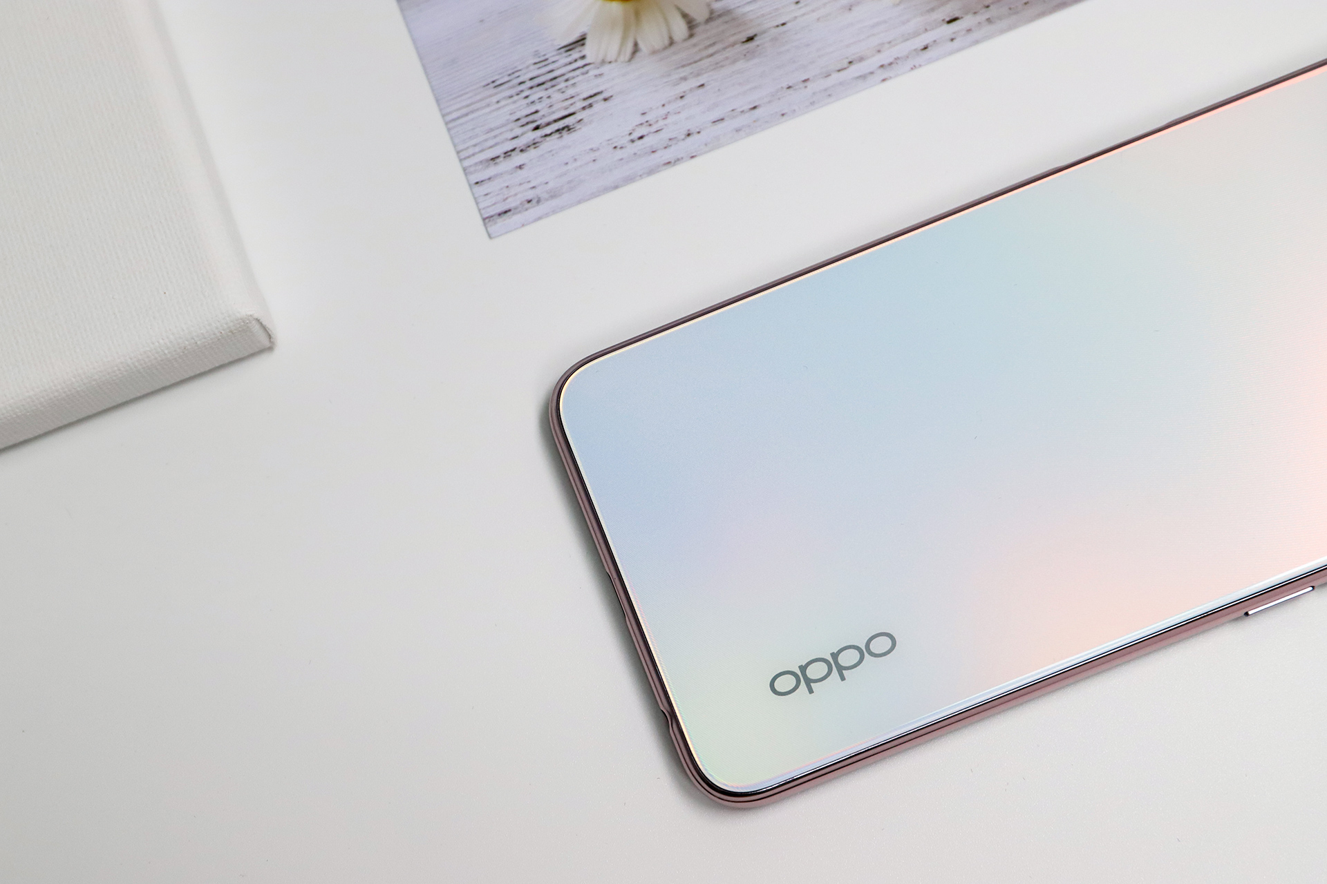 年在多款旗舰5g手机发布后,oppo为我们带来价格更加亲民的oppo a92s