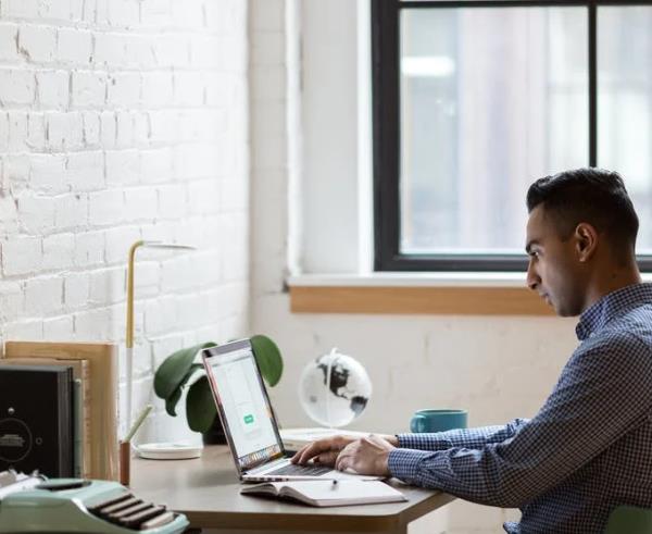 了工作态度非常端正,但业绩仍然不好的人,也包括了我们常说的职场混子