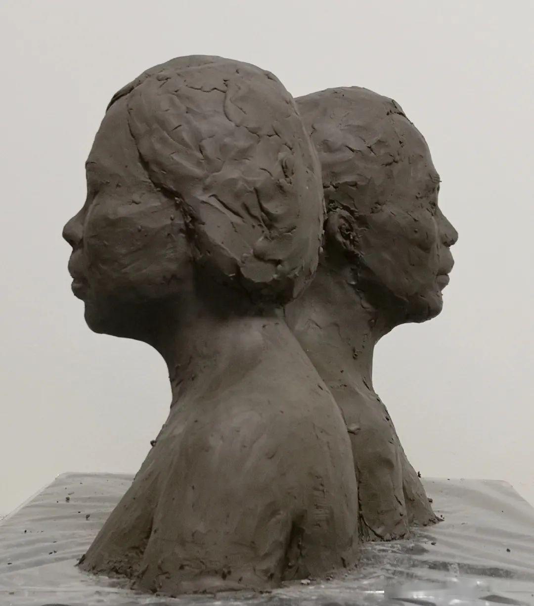 一堂云好课丨塑说央美雕塑系学生手中的人与动物