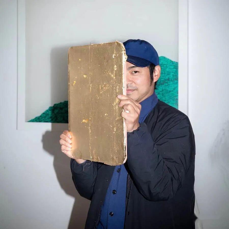 谢帆想跟修拉在岛上看金色的夕阳.