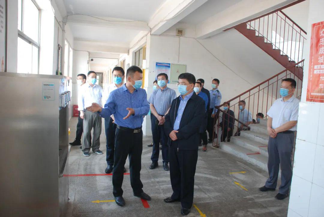 5月6日,高唐县委副书记,县长刘奎忠到时风中学杨屯校区,固河中学,尹集