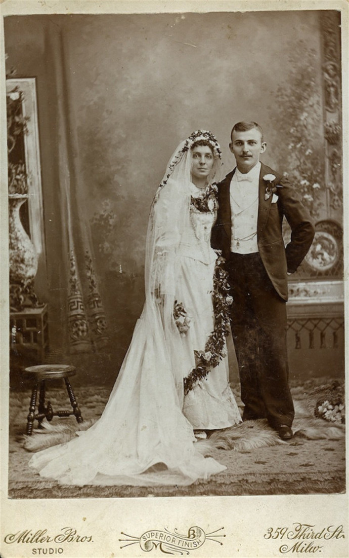 一百年前美国威斯康辛州居民的结婚照庄重典雅