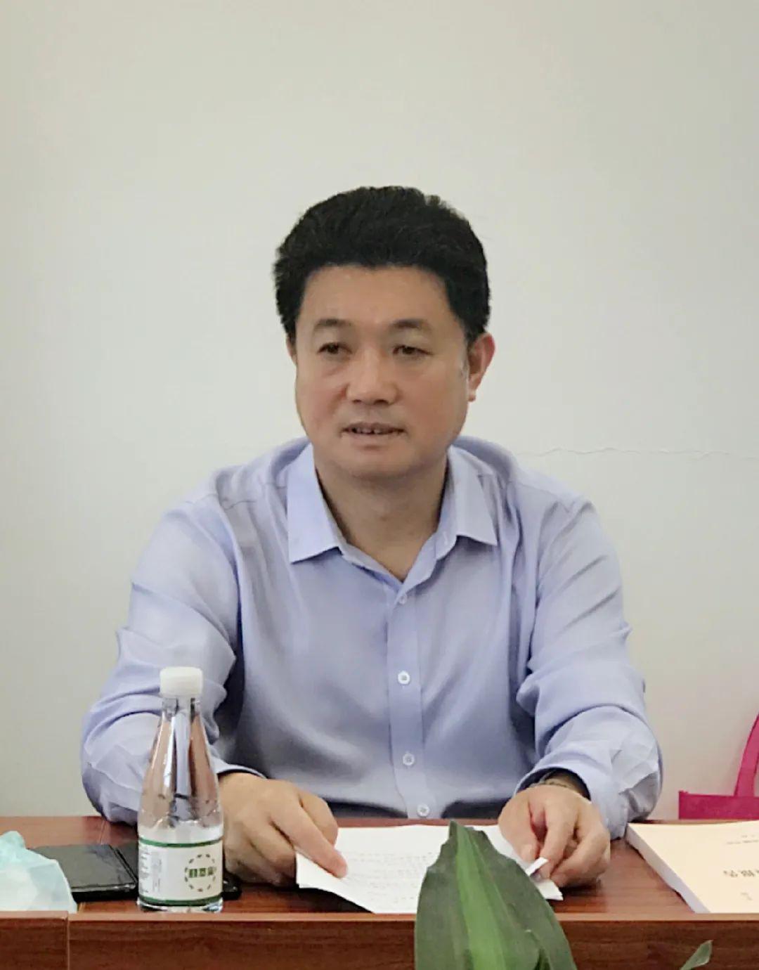副会长熊美英,胡秋生,专职执行副会长兼秘书长邓庆胜,执行会长单位