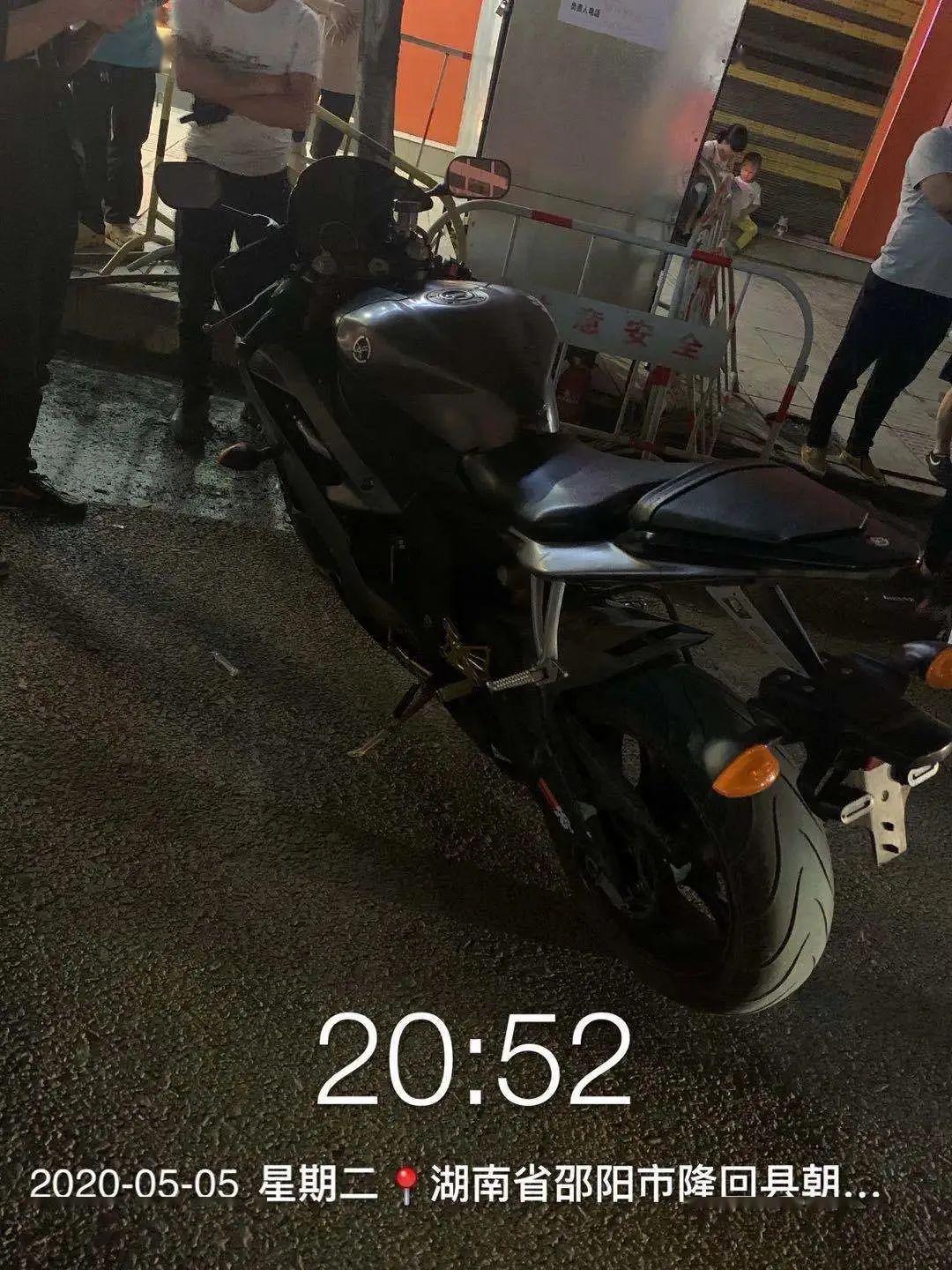 隆回8骚年骑"打屁虫"飙车扰民,被交警全部拿下!_摩托车