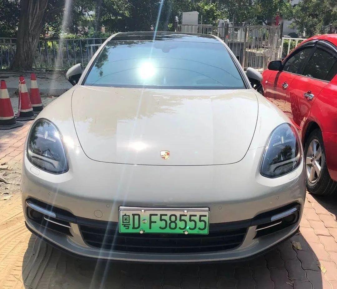 自觉澄海某路这只保时捷因这事上榜了猛看卡是你