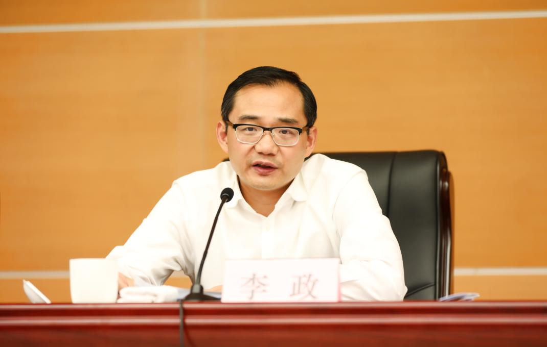 区委副书记李峻,区委常委,组织部部长姚卫华,副区长黄晓霞出席.