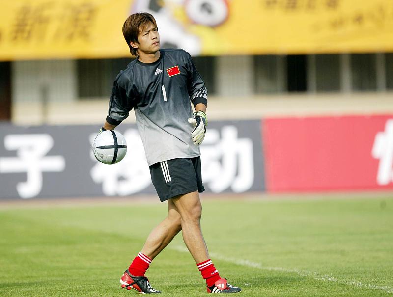 中国足球青训再迎国脚名将助阵,曾在04年亚洲杯一战成名_刘云飞