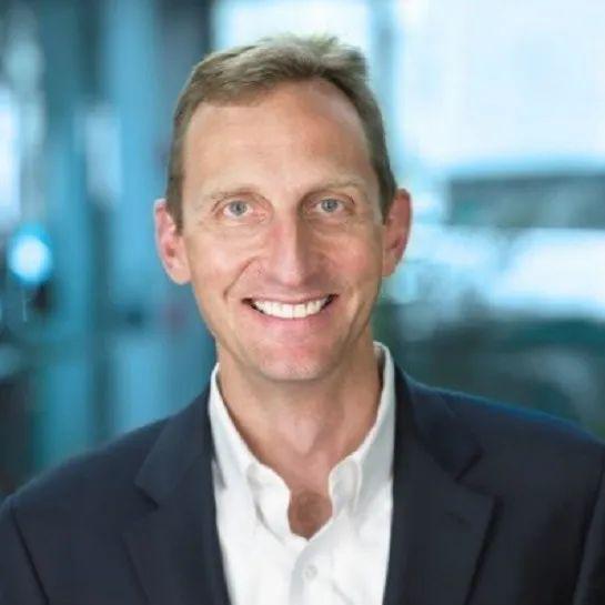 并购之王丹纳赫换帅