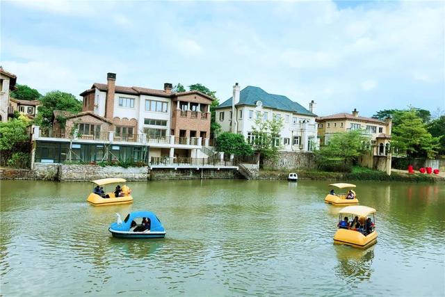 廣東旅遊勝地九龍湖生態園有房車城堡酒店歐洲風情小鎮森林湖泊