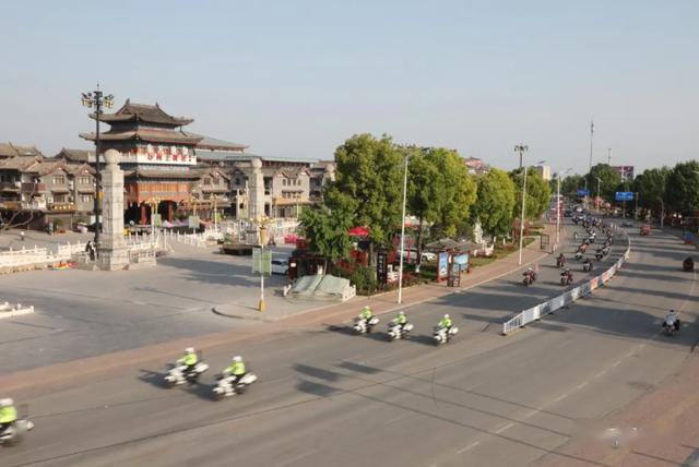 中国摩托万里骑行走进镇平助力首届中国·南阳(云)玉雕节