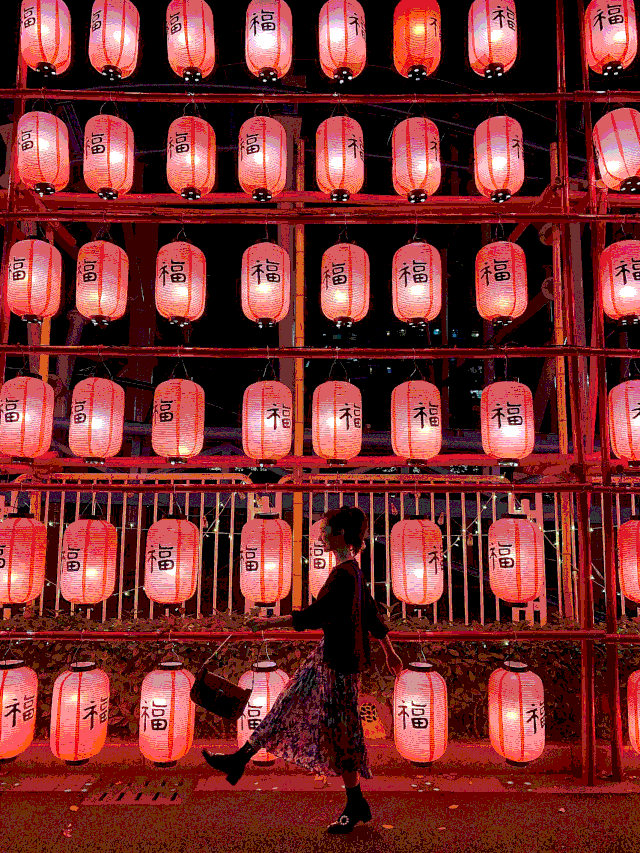 这里有超多网红打卡点"灯笼墙","时光隧道"随手一拍都是心动的感觉!