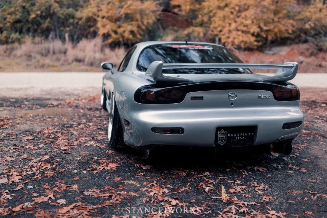 幸运之7看起来文静的马自达rx7尾箱却装着nos氮气加速随时准备起飞