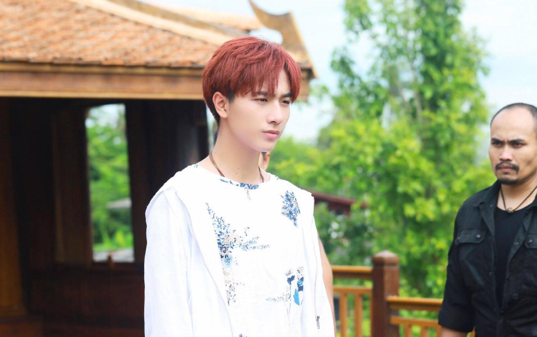 李宏毅爱情剧来袭,再次合作周雨彤惹关注,得知男主网友不淡定了