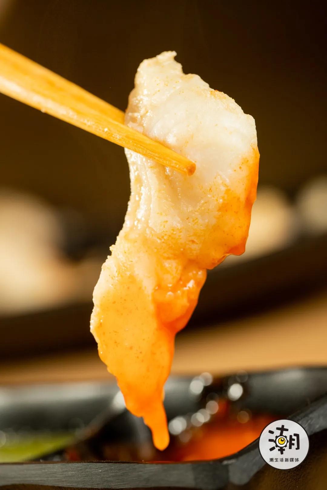 被卷成花朵的龙利鱼片片片薄嫩而且无刺涮烫几秒就能捞起来吃了~超大