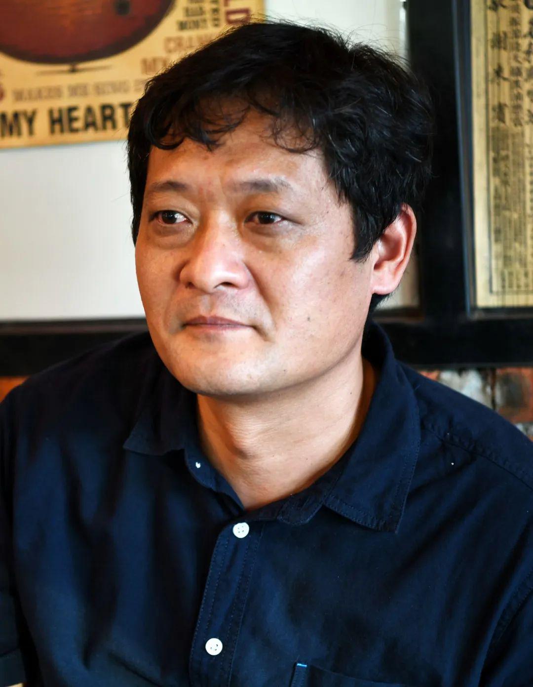 诗潮| 江非 × 从黄昏的夏日里缓缓经过